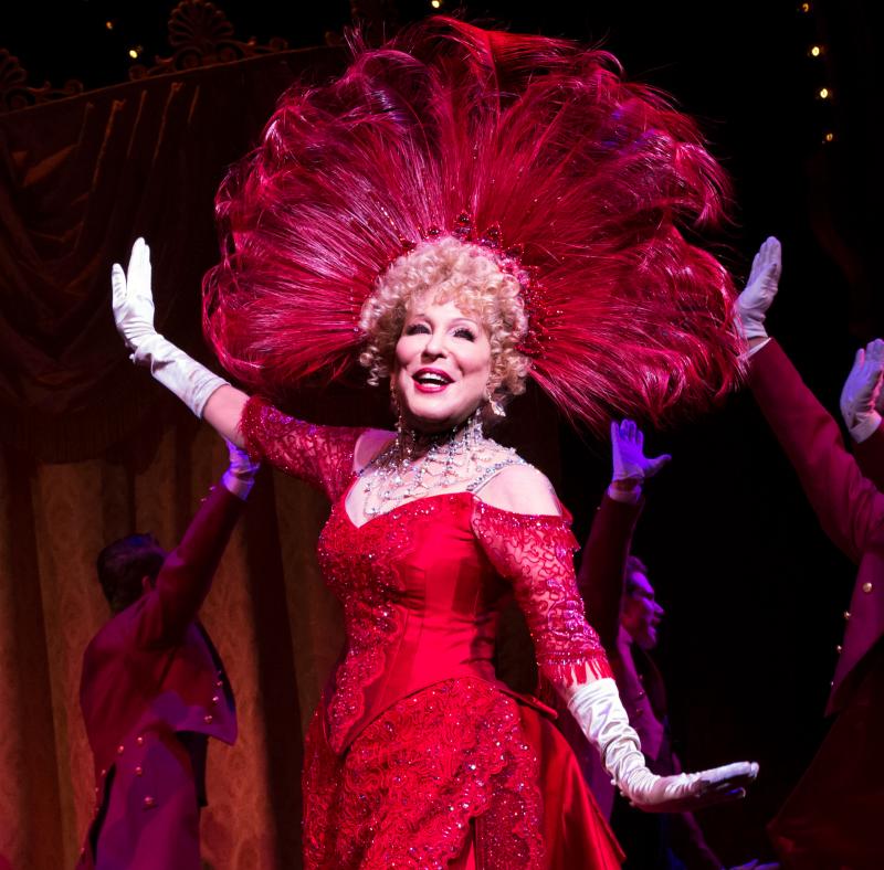 HELLO, DOLLY!'s Bette Midler Wins 2017 Tony Award for Best Performance by an Actress in a Leading Role in a Musical Image