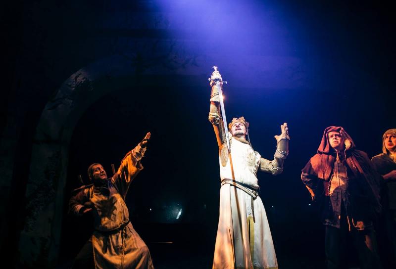 Review: 1,600 Words About Why You Should Go See SPAMALOT At Studio Tenn Image