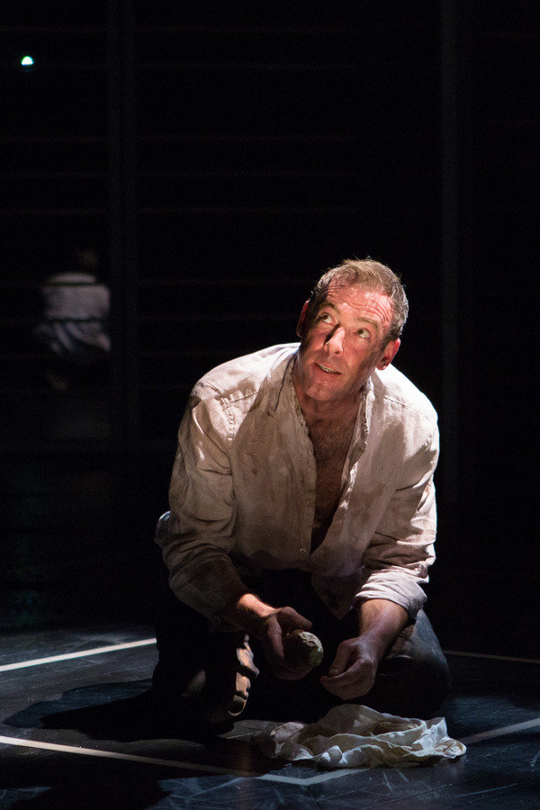 Photo Flash: First Look at Ian Merrill Peakes and More in TIMON OF ATHENS at Folger Theatre Image