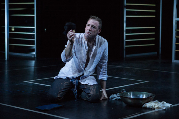 Photo Flash: First Look at Ian Merrill Peakes and More in TIMON OF ATHENS at Folger Theatre Image