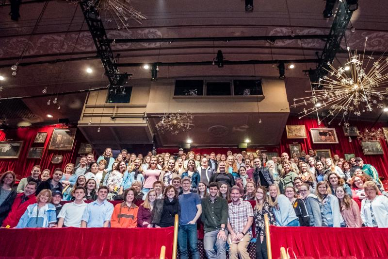 Photo: GREAT COMET's Lucas Steele Enjoys Visit from High School Chorus Teacher & Students Image