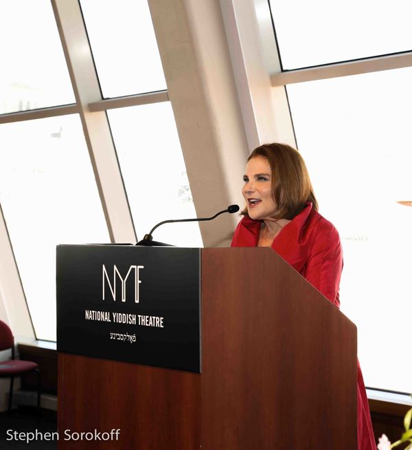 Tovah Feldshuh Photo