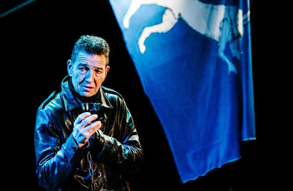 Photo Flash: First Look at Greg Hicks in RICHARD III, Opening Tonight at the Arcola 