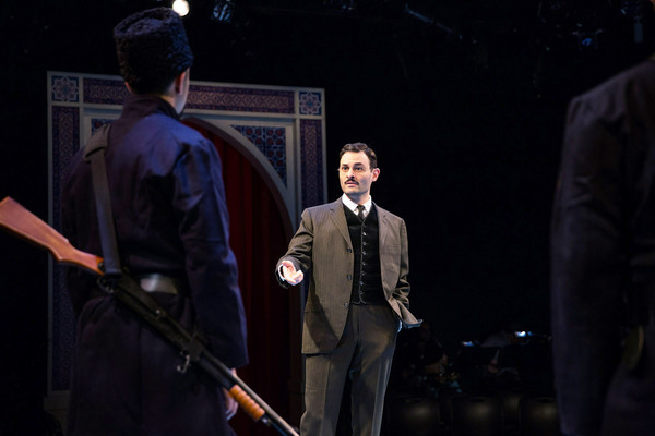Photo Flash: First Look at Arian Moayed, Sherie Rene Scott, Micah Stock and More in Waterwell's Dual-Language HAMLET Image