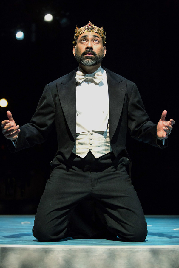 Photo Flash: First Look at Arian Moayed, Sherie Rene Scott, Micah Stock and More in Waterwell's Dual-Language HAMLET Image