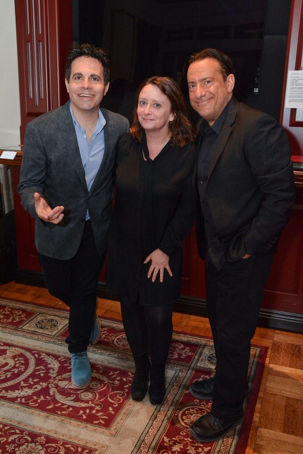 Photo FLASH: Gina Gershon, Rachel Dratch, and More Join in CELEBRITY AUTOBIOGRAPHY Image