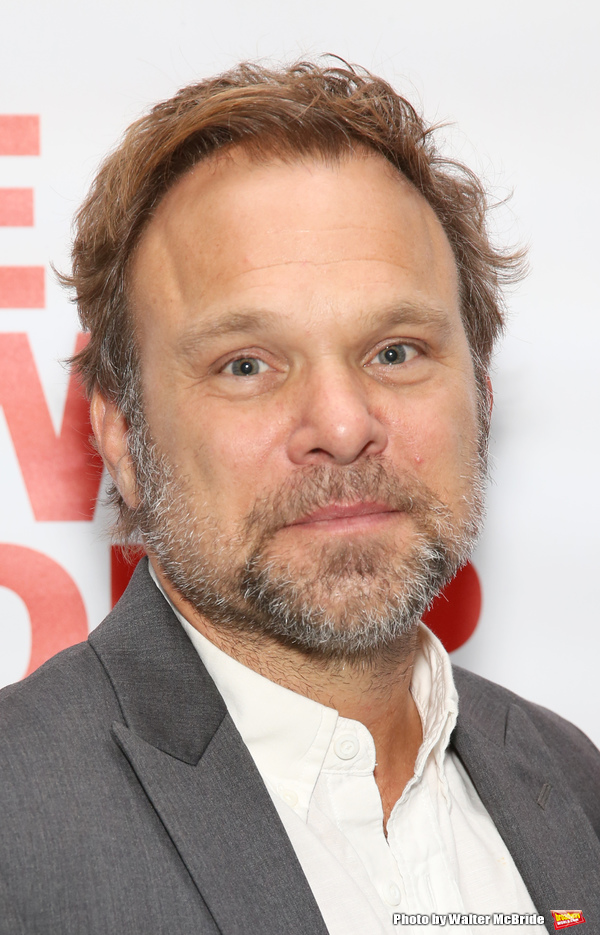 Norbert Leo Butz  Photo