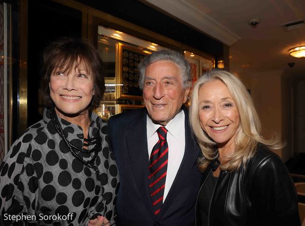 Photo Coverage: Tony Bennett Cheers Antonia Bennett Cafe Carlyle Debut Image