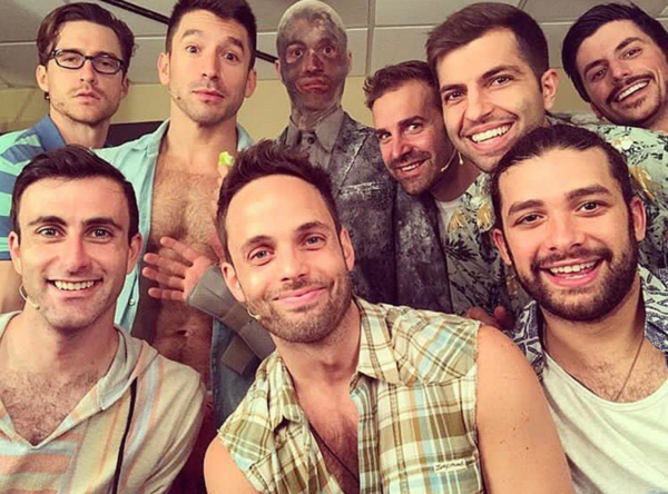 Photo Flash: GROUNDHOG DAY Vogues Before Act 2, HAMILTON Chicago Shares Make Up Routine, and More Saturday Intermission Pics! Image