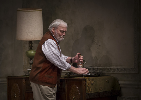 Photo Flash: First Look at Stacy Keach as Ernest Hemingway in PAMPLONA at the Goodman Image