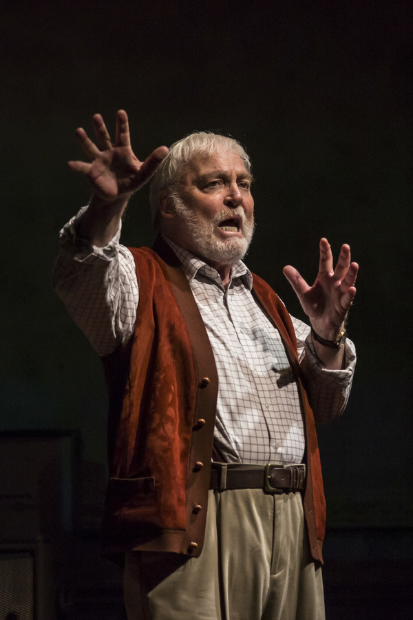 Photo Flash: First Look at Stacy Keach as Ernest Hemingway in PAMPLONA at the Goodman Image