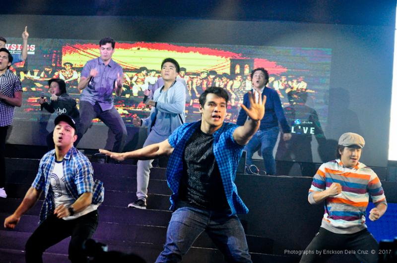 Photos: NEWSIES Meets the Press; Show Opens in Manila, 7/7 Image