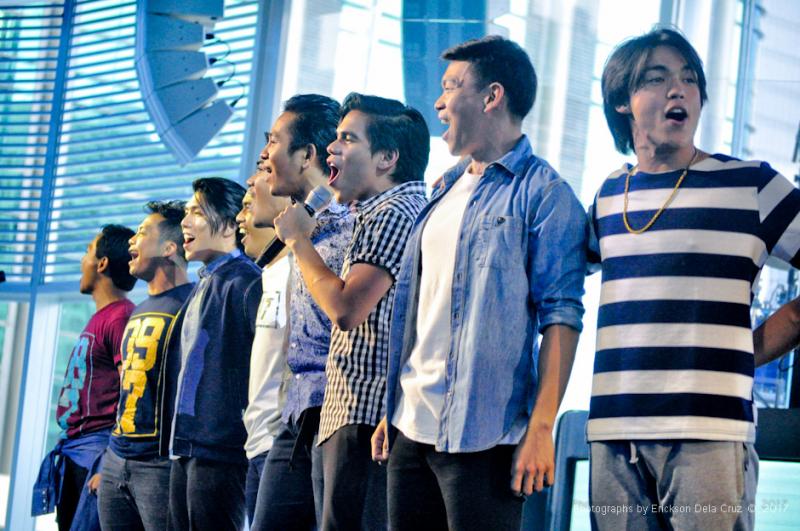 Photos: NEWSIES Meets the Press; Show Opens in Manila, 7/7 Image