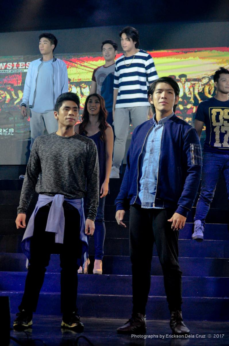Photos: NEWSIES Meets the Press; Show Opens in Manila, 7/7 Image