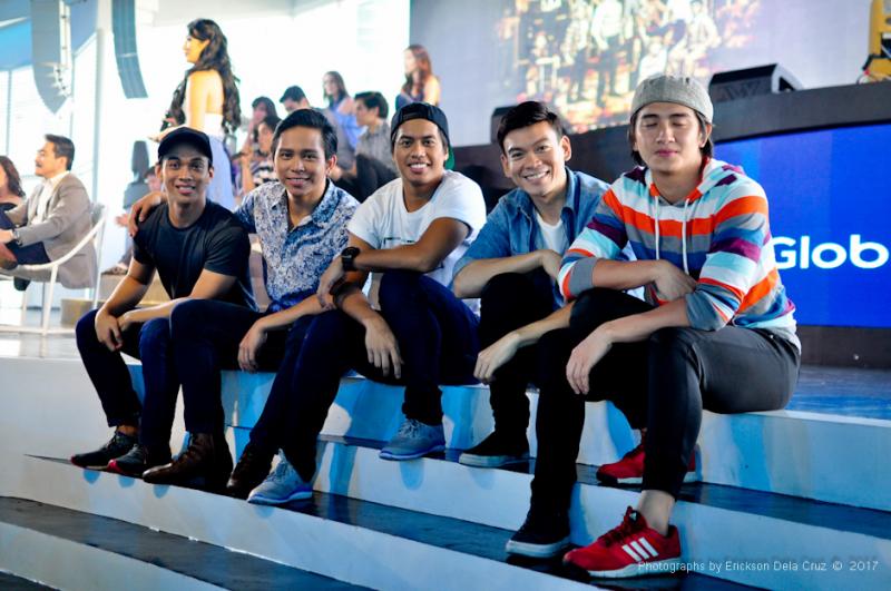Photos: NEWSIES Meets the Press; Show Opens in Manila, 7/7 Image
