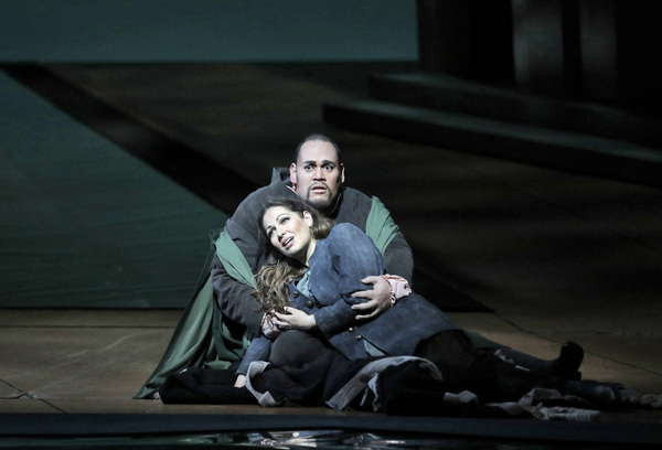 Photo Flash: RIGOLETTO Opens Tonight at San Francisco Opera Image