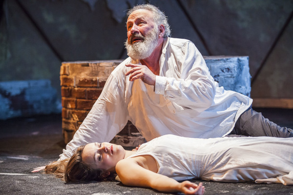 Photo Flash: First Look at KING LEAR at Avant Bard Theatre Image