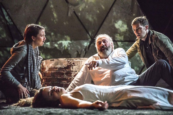 Photo Flash: First Look at KING LEAR at Avant Bard Theatre Image