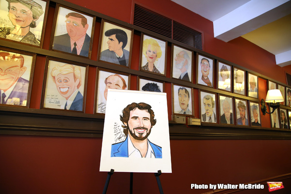 Photo Coverage: What About Josh? Josh Groban Receives Sardi's Portrait Image