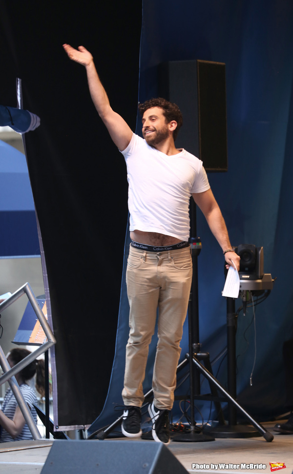 Photo Coverage: The Stars Sang Out! On Stage at Stars In The Alley Image