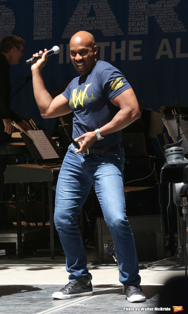 Photo Coverage: The Stars Sang Out! On Stage at Stars In The Alley Image
