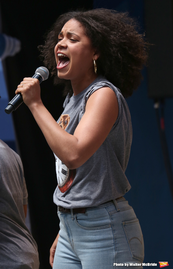 Photo Coverage: The Stars Sang Out! On Stage at Stars In The Alley Image