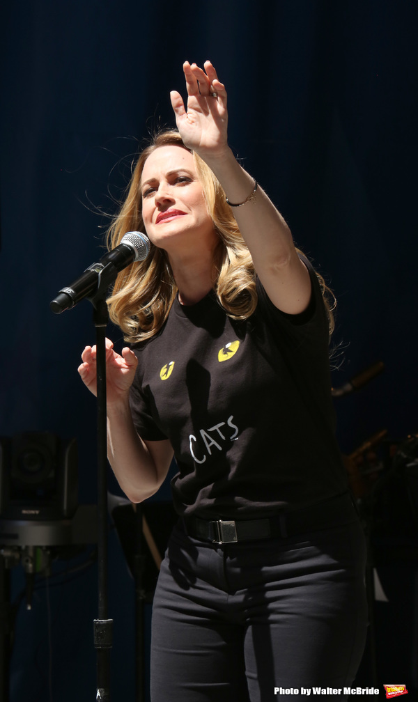 Photo Coverage: The Stars Sang Out! On Stage at Stars In The Alley Image