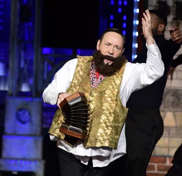 Review Roundup: Critics Weigh In On Kevin Spacey-Hosted TONY AWARDS Image