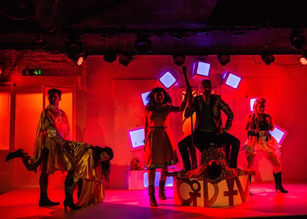 Photo Flash: First Look at HOLY CRAP, Opening Tonight at King's Head Theatre Image
