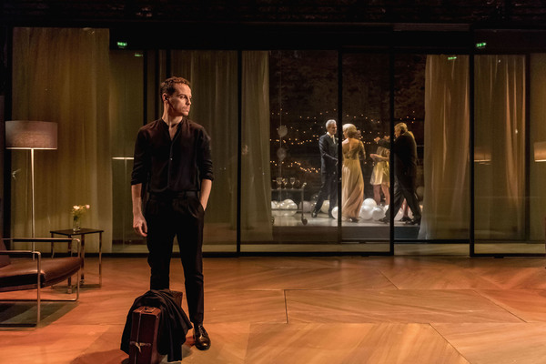Photo Flash: First Look at Andrew Scott, Jessica Brown Findlay and More in HAMLET in the West End Image