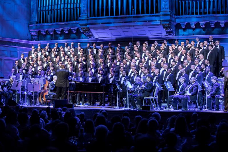 Review: ANYTHING GOES with Sutton Foster and the Boston Gay Men's Chorus Image