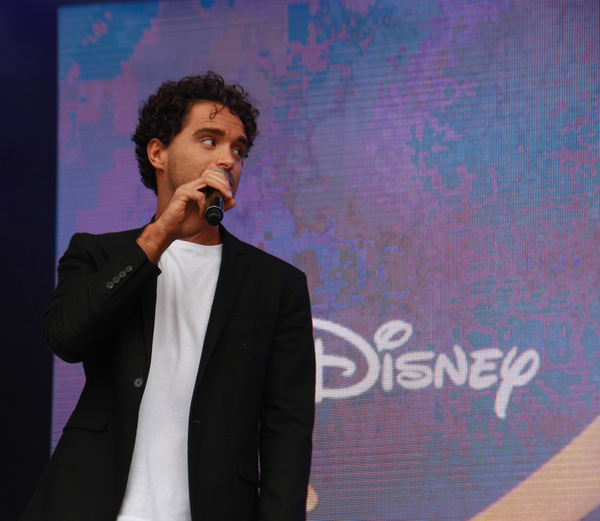 Photo Flash: ALADDIN and ON THE TOWN Take On West End Live Image