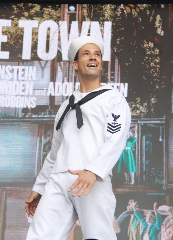 Photo Flash: ALADDIN and ON THE TOWN Take On West End Live Image
