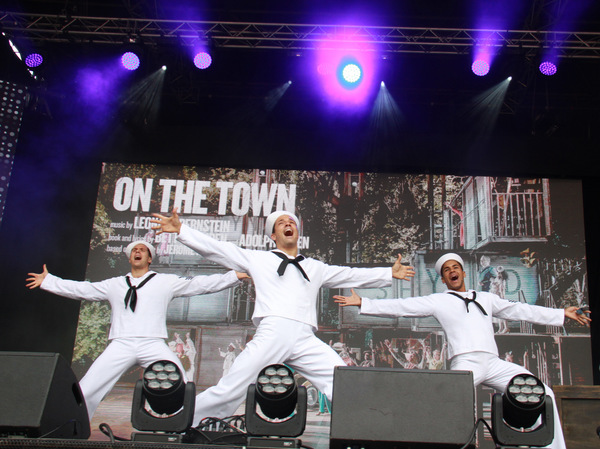 Photo Flash: ALADDIN and ON THE TOWN Take On West End Live Image