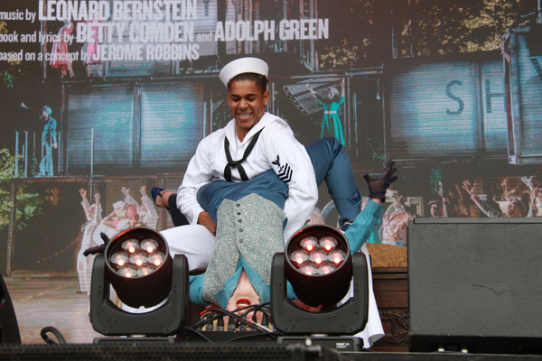 Photo Flash: ALADDIN and ON THE TOWN Take On West End Live Image