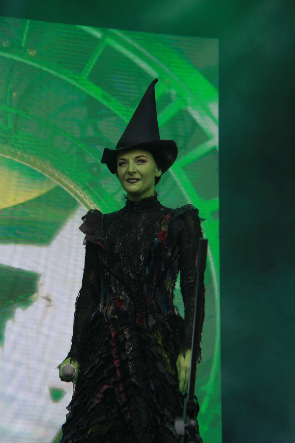 Photo Flash: AN AMERICAN IN PARIS and WICKED Thrill at West End Live Image