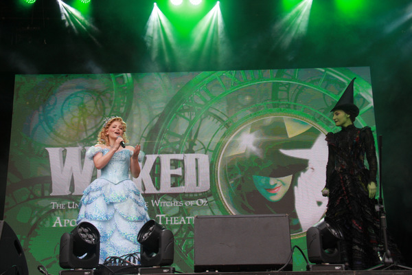 Photo Flash: AN AMERICAN IN PARIS and WICKED Thrill at West End Live Image