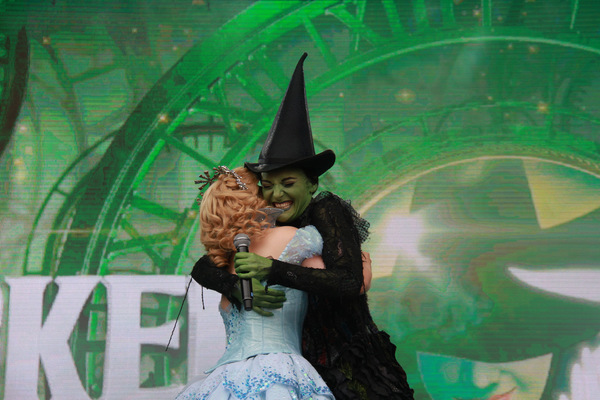 Photo Flash: AN AMERICAN IN PARIS and WICKED Thrill at West End Live Image