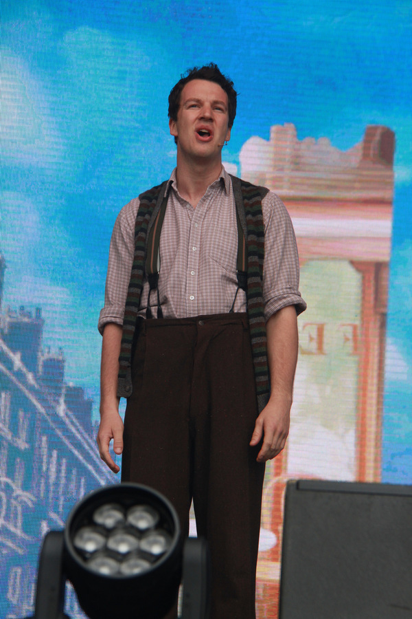 Photo Flash: AN AMERICAN IN PARIS and WICKED Thrill at West End Live Image