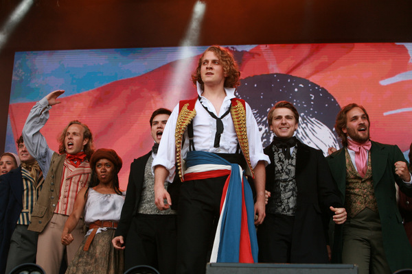 Photo Flash: LES MISERABLES Dreams a Dream at WEST END LIVE 2017 Image