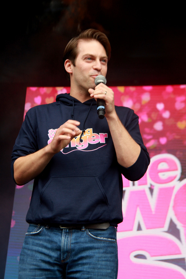 Photo Flash: THE WEDDING SINGER Makes Love Connection at WEST END LIVE 2017 Image