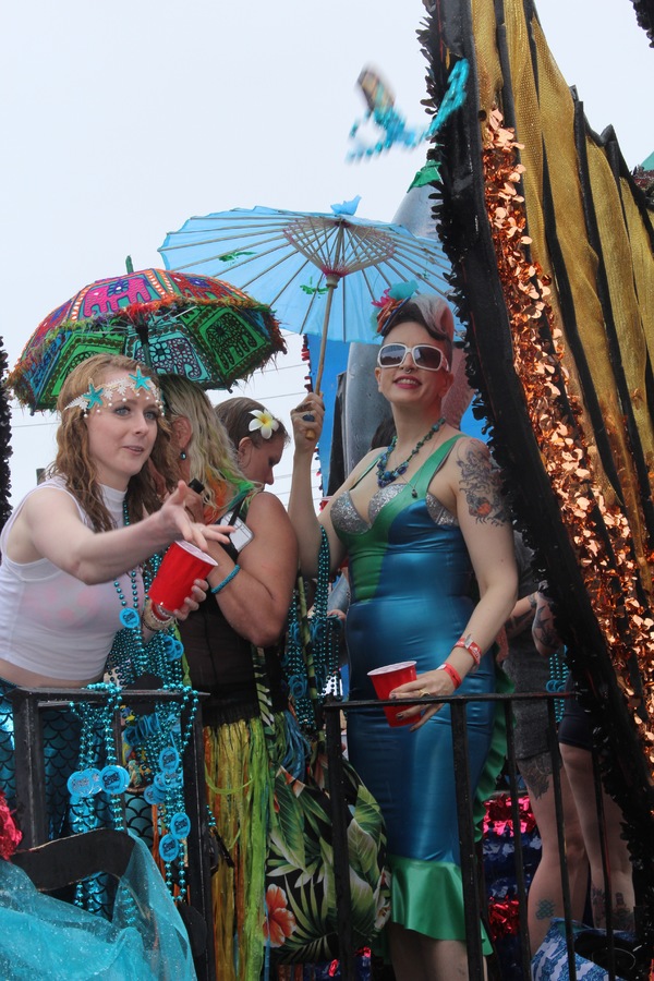 BWW Exclusive: Coney Island Gets Fishy for the Mermaid Parade! Image