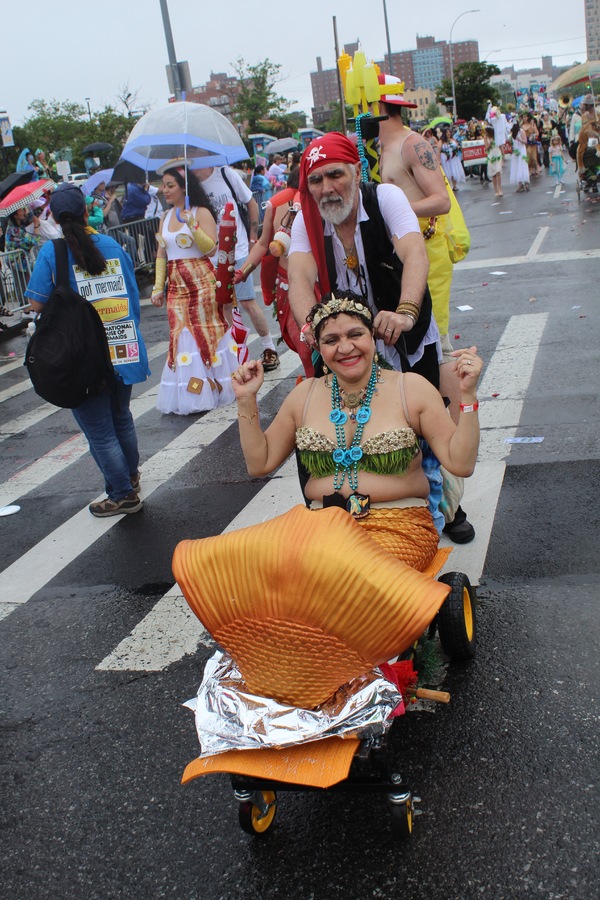 BWW Exclusive: Coney Island Gets Fishy for the Mermaid Parade! Image