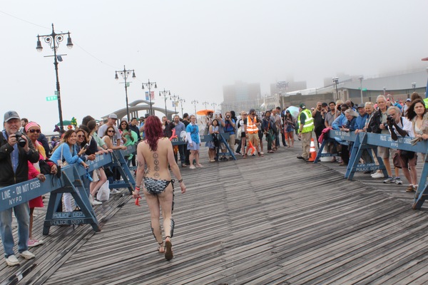 BWW Exclusive: Coney Island Gets Fishy for the Mermaid Parade! Image