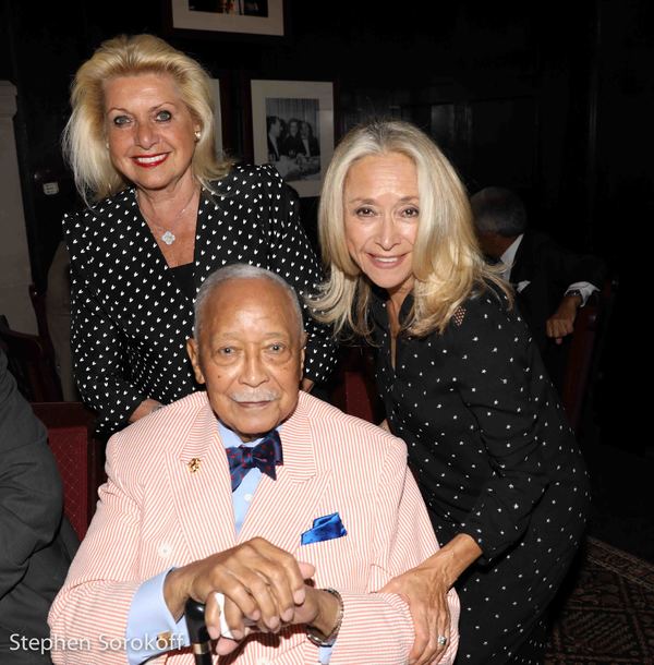 Photo Coverage: Gov. Cuomo, Harry Belafonte, and Others Join Friars In Saluting Mayor David Dinkins on His 90th Image