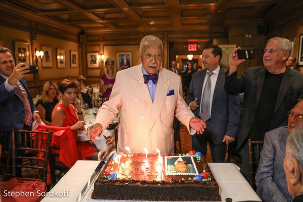 Photo Coverage: Gov. Cuomo, Harry Belafonte, and Others Join Friars In Saluting Mayor David Dinkins on His 90th Image