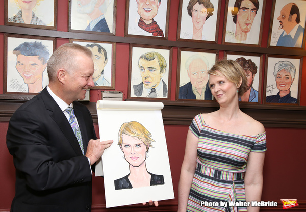 Photo Coverage: Laura Linney and Cynthia Nixon Celebrate Their New Portraits at Sardi's! Image