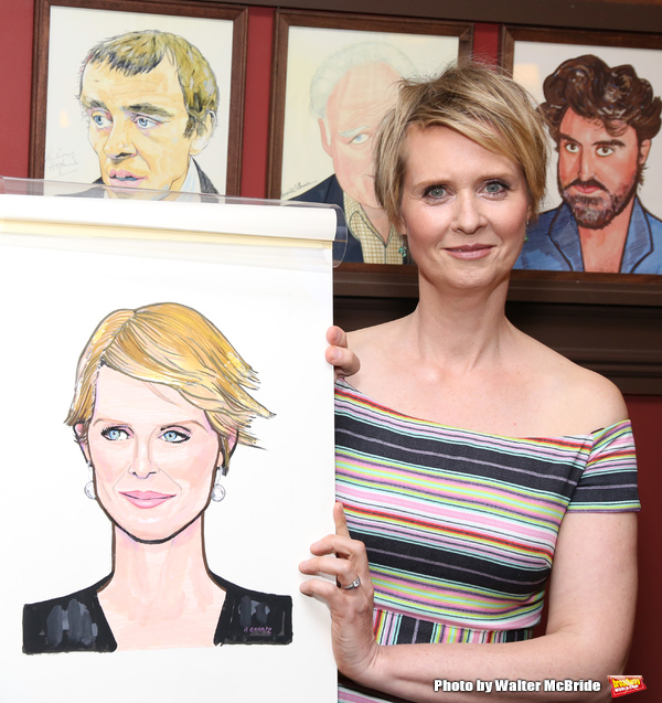 Photo Coverage: Laura Linney and Cynthia Nixon Celebrate Their New Portraits at Sardi's! Image