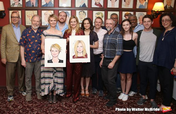 Photo Coverage: Laura Linney and Cynthia Nixon Celebrate Their New Portraits at Sardi's! Image