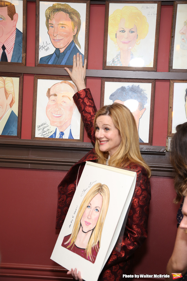 Photo Coverage: Laura Linney and Cynthia Nixon Celebrate Their New Portraits at Sardi's! Image